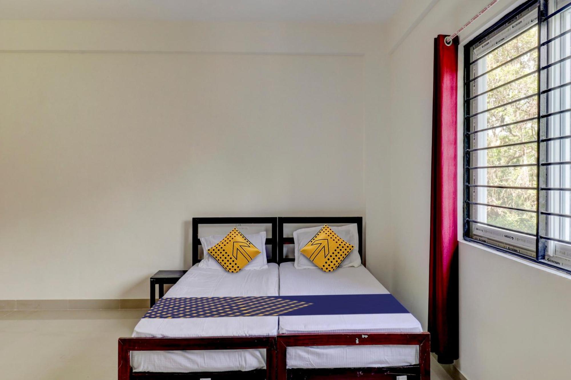 Spot On Helloworld Hsr Castle De Monte Hotell Bangalore Exteriör bild